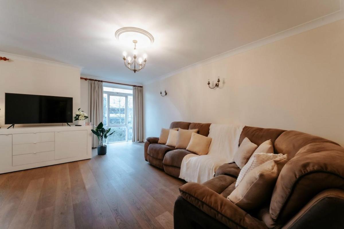 Modern 2-bedroom Next To Chelsea Stadium Apartment London