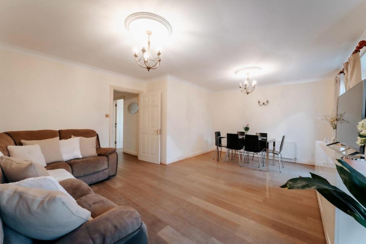 Modern 2-bedroom Next To Chelsea Stadium
