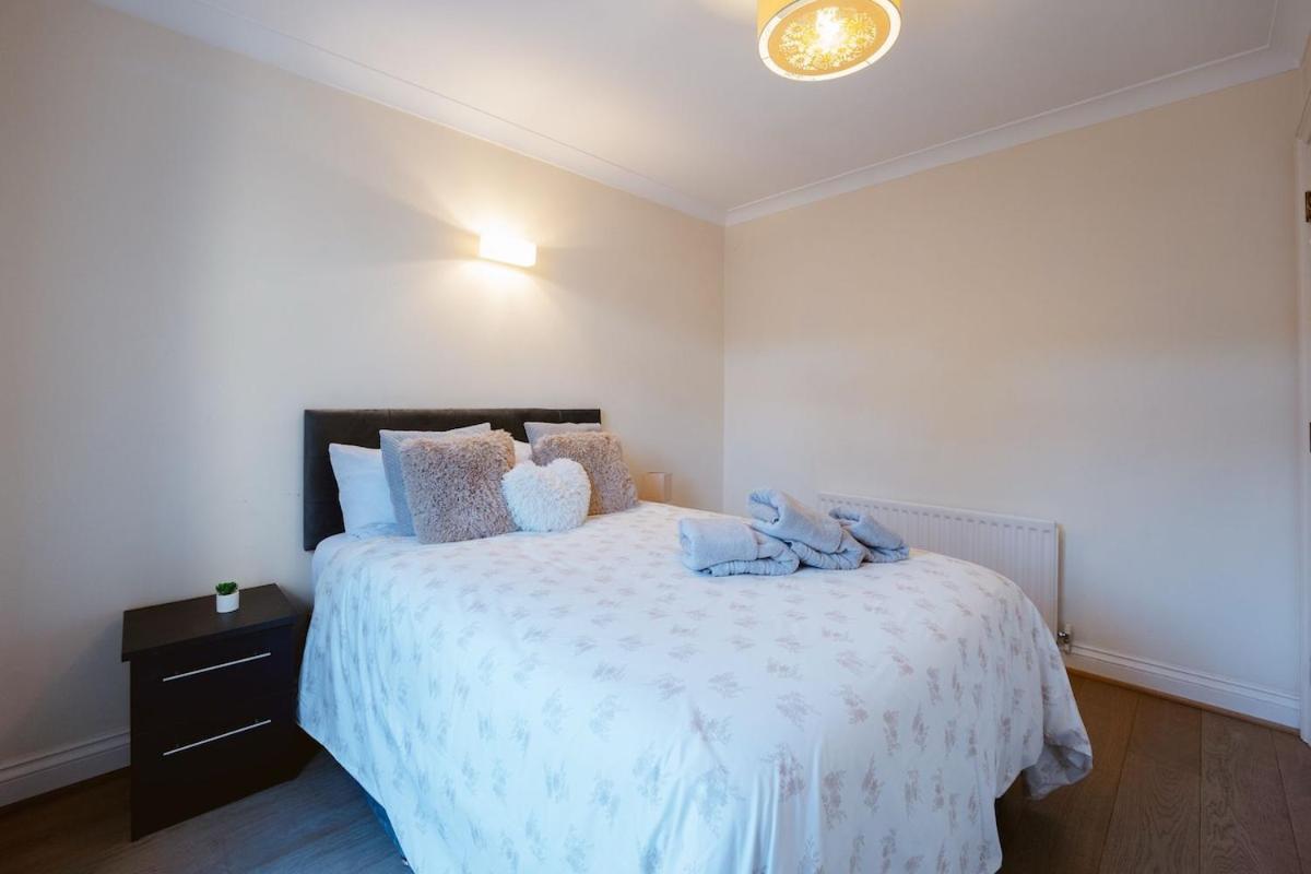 Modern 2-bedroom Next To Chelsea Stadium